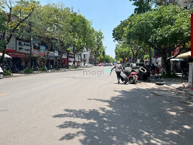 Hình ảnh Đất Phố Nguyễn Hoàng Tôn 158m2, 2 Mặt Tiền 3 Mặt Thoáng,Sổ Đẹp, 35.5tỷ