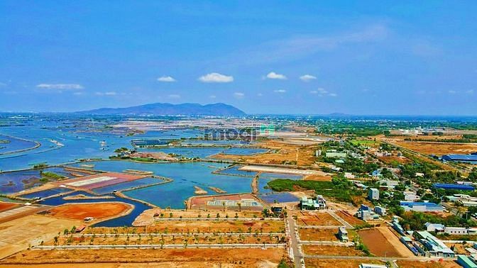 Hình ảnh Đất thổ cư - mặt tiền - sổ sẵn gần biển Long Hải