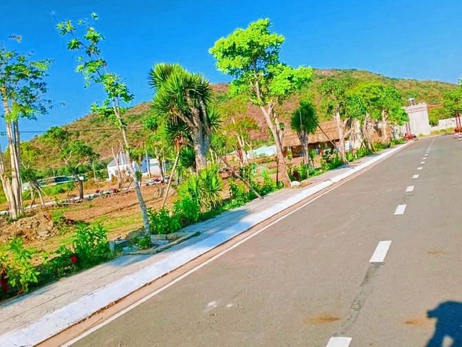 Hình ảnh Đất thổ cư - mặt tiền - sổ sẵn gần biển Long Hải