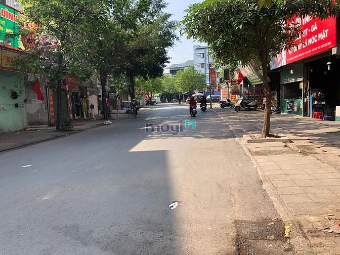 Hình ảnh Chị họ mình gửi bán lô đất kinh doanh cực đẹp mặt phố Trâu Quỳ