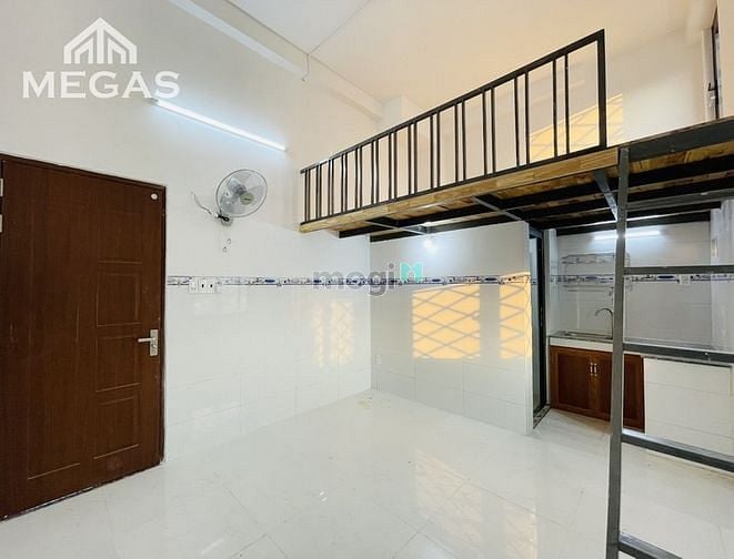 Hình ảnh Phòng trọ gác cao sẵn máy lạnh Q9