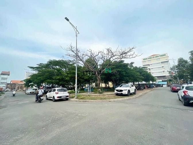 Hình ảnh Bán lô đất góc 2 mặt tiền dự án Bệnh viện Quận 2. DT 237m. 110tr/m. Sổ