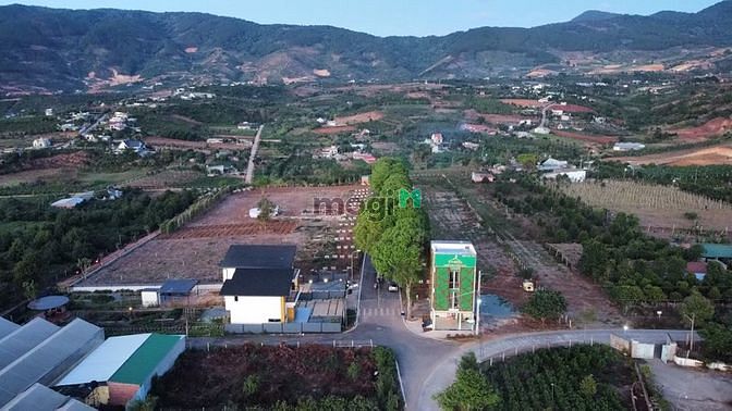 Hình ảnh Bán đất nền gần Đà lạt đã có sổ 306m2 chỉ 2.45 tỷ