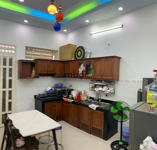 Hình ảnh Nhà cho thuê Lê Văn Quới 3 lầu 4PN 3WC Full nội thất