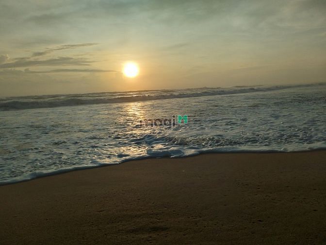 Hình ảnh Còn sốt lại lô đất biển Bình Minh thổ cư đường ô tô xuống biển