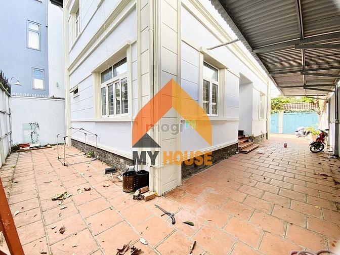 Hình ảnh SOS!Biệt thự trắng thư giãn Thảo Điền 500m2 mát lắm ự