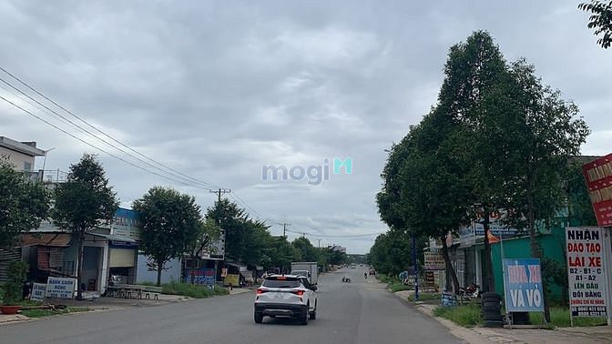 Hình ảnh Bán Gấp 300m2 Đất Mt Đối Diện Siêu Thị, Ngay Cổng Chính Mỹ Phước 3