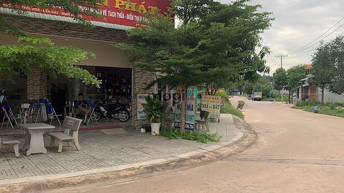 Hình ảnh Bán Gấp 300m2 Đất Mt Đối Diện Siêu Thị, Ngay Cổng Chính Mỹ Phước 3