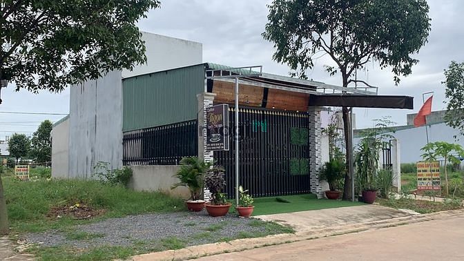 Hình ảnh Bán Gấp 300m2 Đất Mt Đối Diện Siêu Thị, Ngay Cổng Chính Mỹ Phước 3