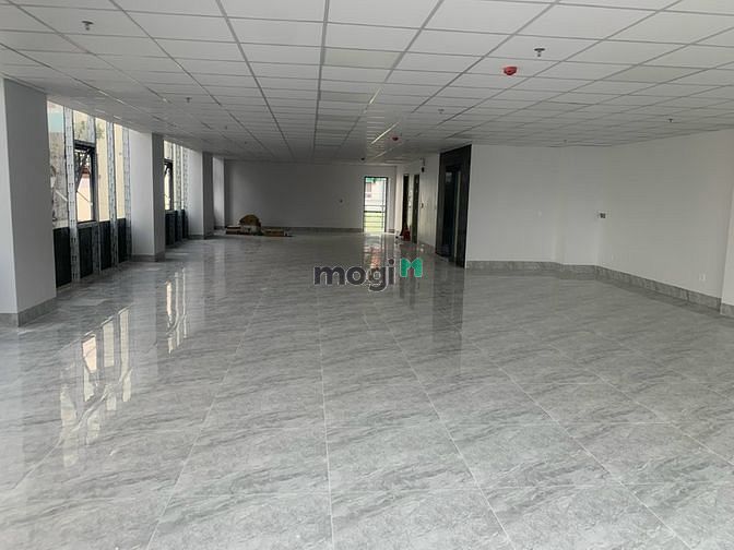 Hình ảnh Cho thuê nhà góc 2 MT đường Lũy Bán Bích, Dt 10x24m, 1H1T1Lg6L