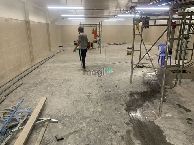 Hình ảnh Cho thuê nhà góc 2 MT đường Lũy Bán Bích, Dt 10x24m, 1H1T1Lg6L