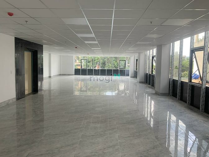 Hình ảnh Cho thuê nhà góc 2 MT đường Lũy Bán Bích, Dt 10x24m, 1H1T1Lg6L