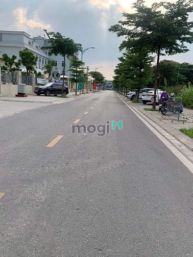 Hình ảnh Đất Mặt Đường Phú Minh. 2 oto Tránh, vỉa hè. KD. 70m2. Giá: 7.6 tỷ.