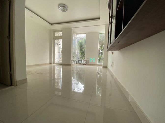 Hình ảnh Nhà khu Ao Sen Tên Lửa cần bán