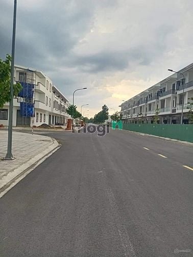 Hình ảnh KẸT VỐN cần bán gấp đất CHÍNH CHỦ GẦN Suối Tiên