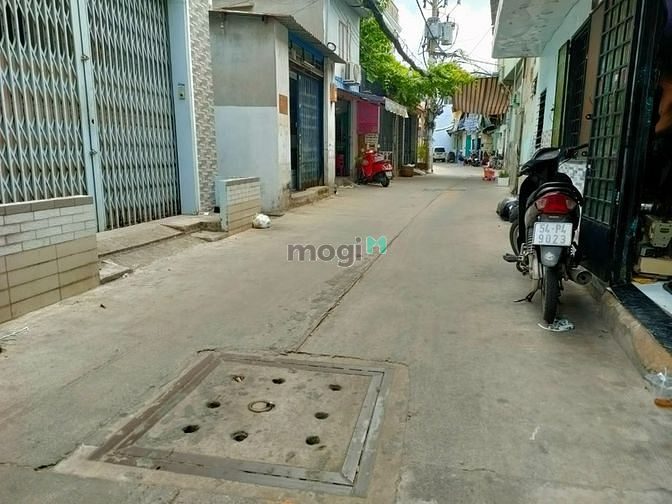 Hình ảnh Nhà 1 Căn Ra  MẶT TIỀN NGUYỄN SƠN - HXH - c4 - 54M2 - chỉ 6 T.Ỷ 090