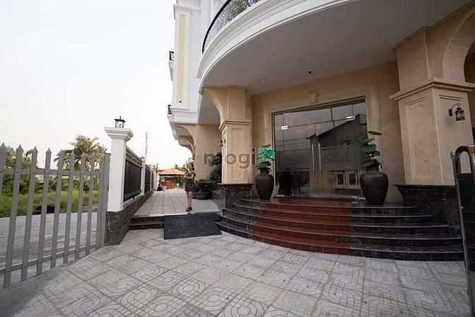 Hình ảnh Bán căn khách sạn 1000m2 cộng 500m2 đất giá 72 tỷ TL