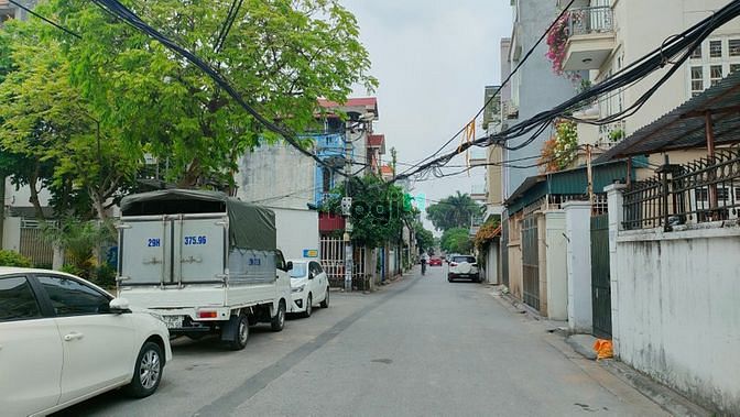 Hình ảnh Gia đình cần bán mảnh đất diện tích 60.6m2 tại phố Tân Thụy