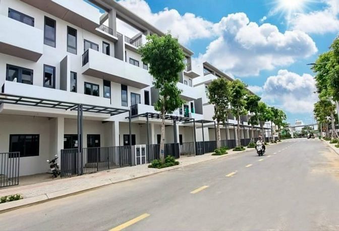 Hình ảnh Nhà Phố Đặng Văn Bi cách chợ Thủ Đức 300m