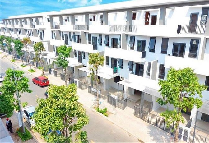 Hình ảnh Nhà Phố Đặng Văn Bi cách chợ Thủ Đức 300m