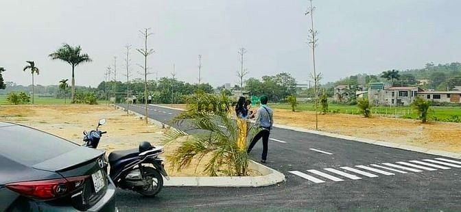 Hình ảnh Đất Vi Trí vàng mặt đại Lộ Thăng Long 100m2 giá 1,5 tỷ