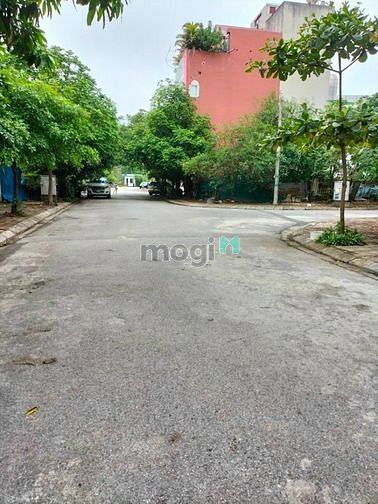 Hình ảnh Bán Đất khu TĐC Giang Biên, Phân lô, Vỉa hè, 47m, MT 4.1m, nhỉnh 6 tỷ.