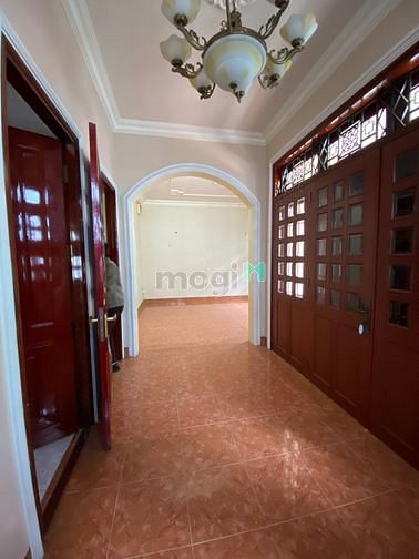 Hình ảnh Cho thuê Biệt Thự có sân rộng 100m2 Trường Sơn P.2 Tân Bình.