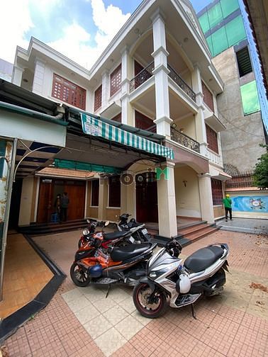 Hình ảnh Cho thuê Biệt Thự có sân rộng 100m2 Trường Sơn P.2 Tân Bình.