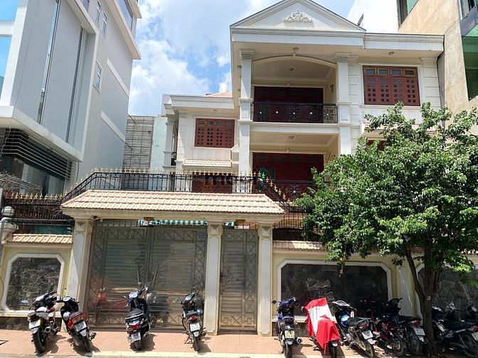 Hình ảnh Cho thuê Biệt Thự có sân rộng 100m2 Trường Sơn P.2 Tân Bình.