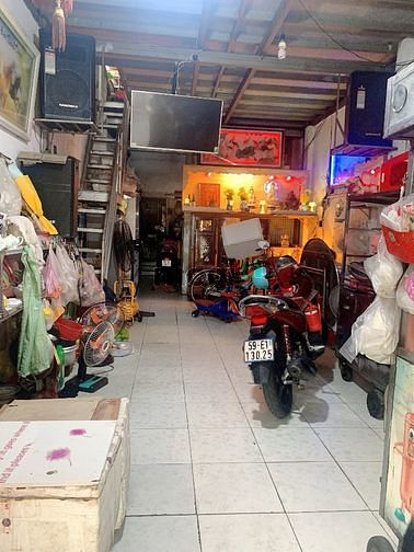 Hình ảnh Nhà Nát hẻm xe tải thông - sát Q1