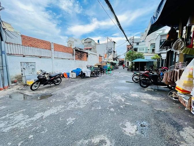 Hình ảnh Đất trống 2 mặt hẻm xe hơi tránh - Âu Cơ - P10 - Tân Bình