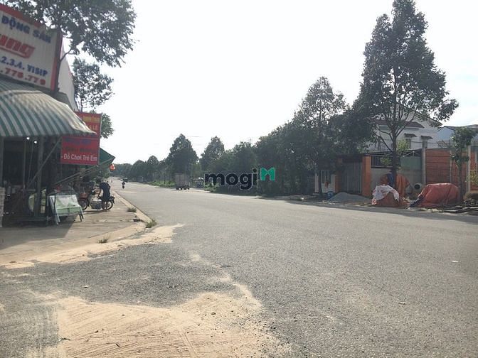 Hình ảnh tôi cần bán lô đất ngay trung tâm thành phố bến cát , vị trí đắt địa