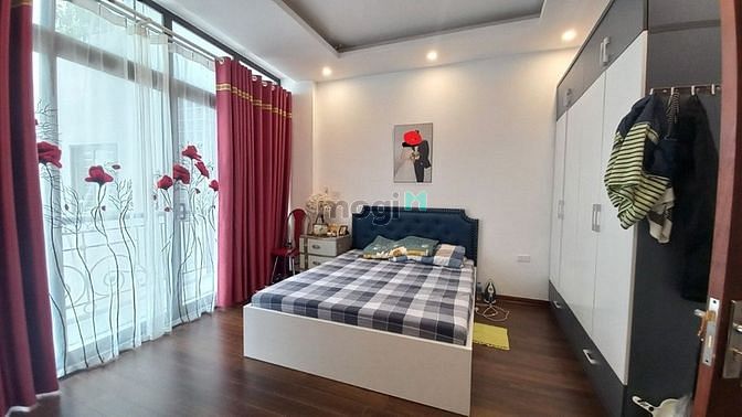 Hình ảnh BÁN GẤP NHÀ, phố Bồ Đề, Long Biên