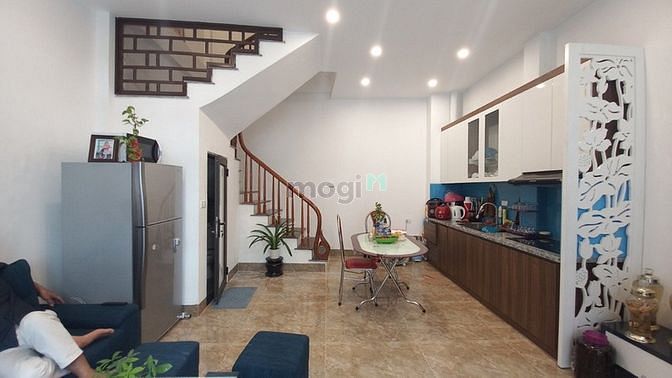 Hình ảnh BÁN GẤP NHÀ, phố Bồ Đề, Long Biên
