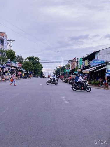 Hình ảnh tôi cần bán lô đất vị trí đắt địa ,dân cư đông đúc ,sát chợ và trường