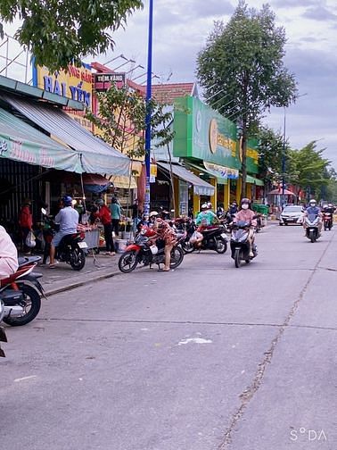 Hình ảnh tôi cần bán lô đất vị trí đắt địa ,dân cư đông đúc ,sát chợ và trường