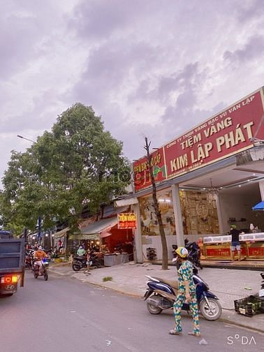 Hình ảnh tôi cần bán lô đất vị trí đắt địa ,dân cư đông đúc ,sát chợ và trường
