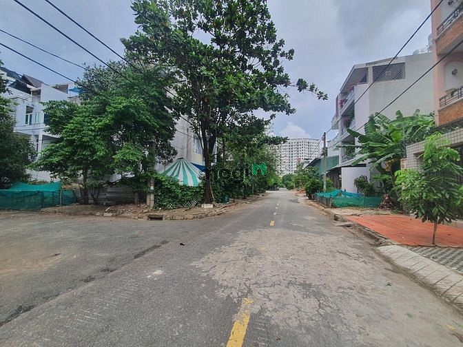 Hình ảnh Lô góc 2 mặt tiền chung cư 10 mẫu. Q2 GIÁ 11 TỶ