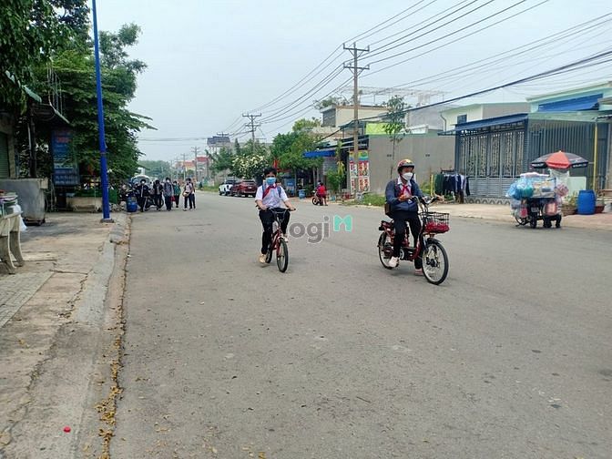 Hình ảnh Cần bán 180m2 đất mặt tiền đường nhựa thông, sổ hồng riêng