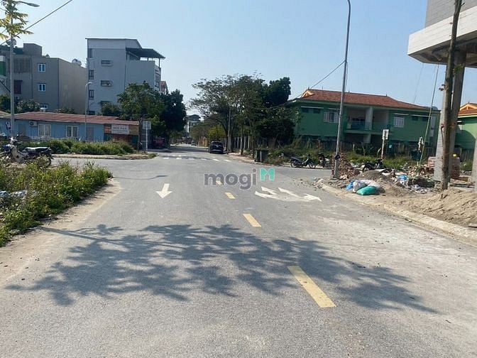 Hình ảnh Bán đất đấu giá G7 Cự Khối, căn 2 mặt thoáng đường trước sau