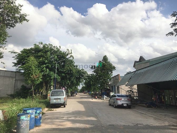 Hình ảnh Tôi có lô đất 200m full thổ cư , xây dựng tự dọ , cần tiền nên bán gấp
