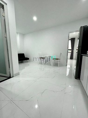 Hình ảnh CHDV 1pn có cửa sổ lớn nằm ngay trung tâm quận 3