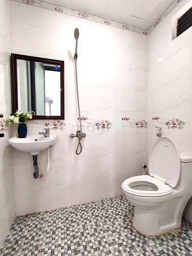 Hình ảnh Trống duy nhất 1 căn studio full nội thấy cửa sổ lớn Quận 5