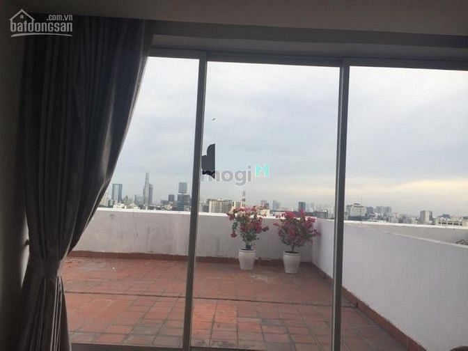 Hình ảnh Apartment for rent with city-view balcony in dist.1