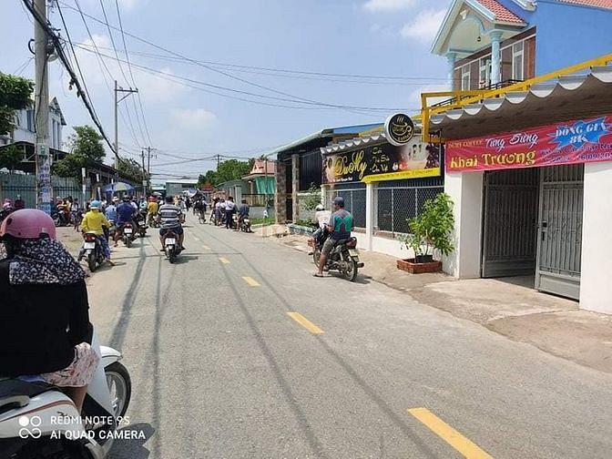 Hình ảnh Bán Gấp Đất Mặt Tiền Ngang lớn 8m Tân Hiệp Hóc Môn 9,2 Tỷ TL