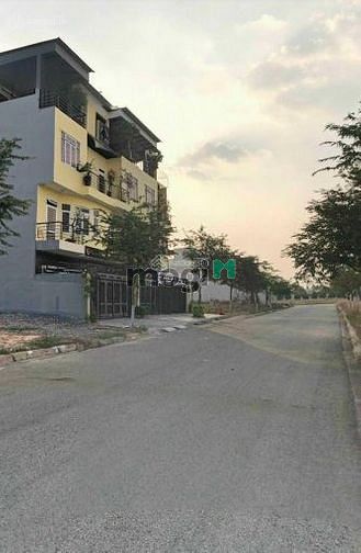 Hình ảnh Cần bán nền đất ngay Đình Bình Trường, Bình Chánh DT 100m2. Giá 1 tỷ 7