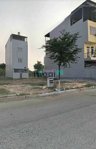 Hình ảnh Cần bán nền đất ngay Đình Bình Trường, Bình Chánh DT 100m2. Giá 1 tỷ 7