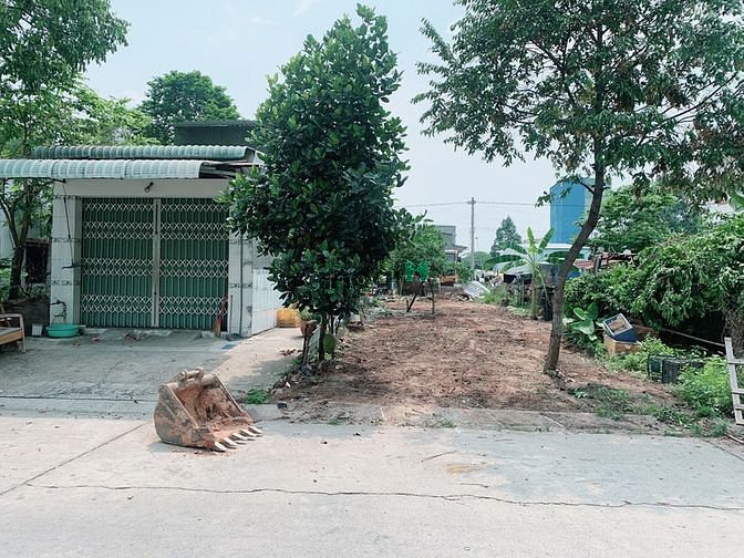 Hình ảnh Cần bán Gấp Lô đất 150m2 full thổ cư , vị trí đắt địa , dân đông ,