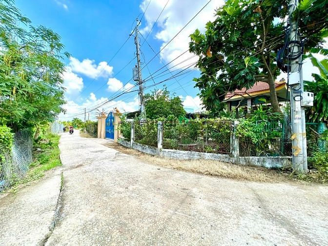 Hình ảnh Chính chủ cần bán lô đất thổ cư Tân Trụ, Long An