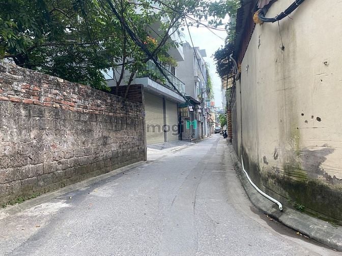 Hình ảnh Bán 56m đất tổ 9 Thạch Bàn, ngõ thông ô tô vào tận đất, mặt tiền 4.3m